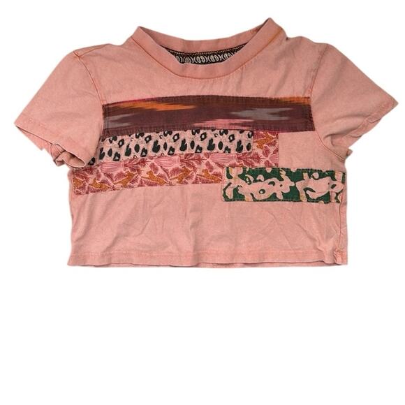 Urban Outfitters Pink crop tee shirt - Picture 1 of 3